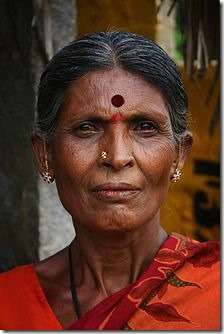 220px-Indian_Woman_with_bindi