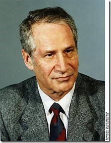 220px-Bundesarchiv_Bild_183-1989-1208-420,_Markus_Wolf