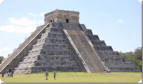 Aztecpyramiden i Cancun Mexico